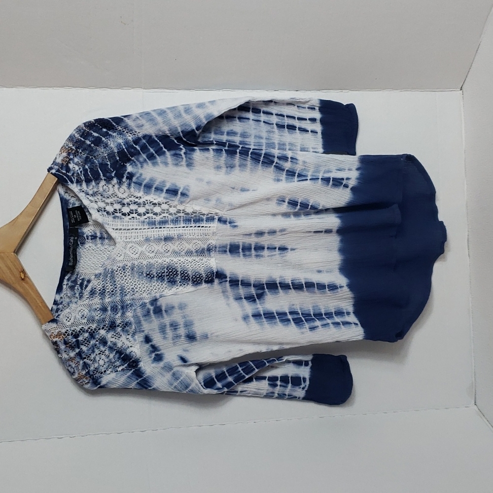 Bohemian Cafe Women's Blue White Tye Dye W/ Crochet Accent Top, M